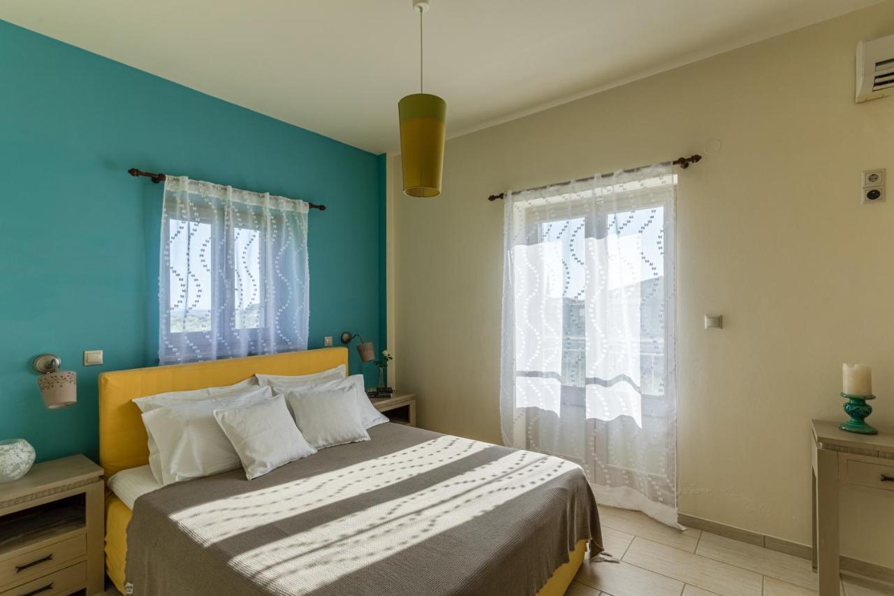 Tria Luxury Residences Stoúpa エクステリア 写真