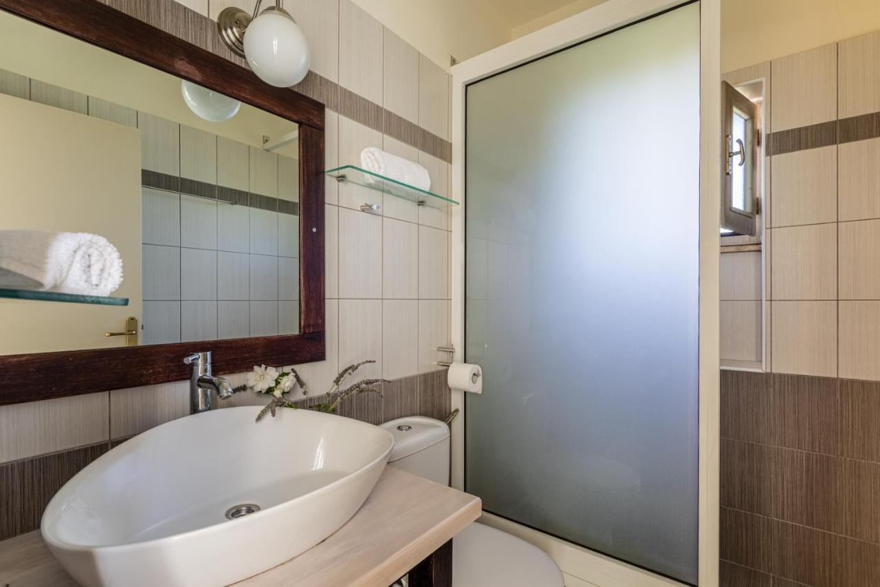 Tria Luxury Residences Stoúpa エクステリア 写真