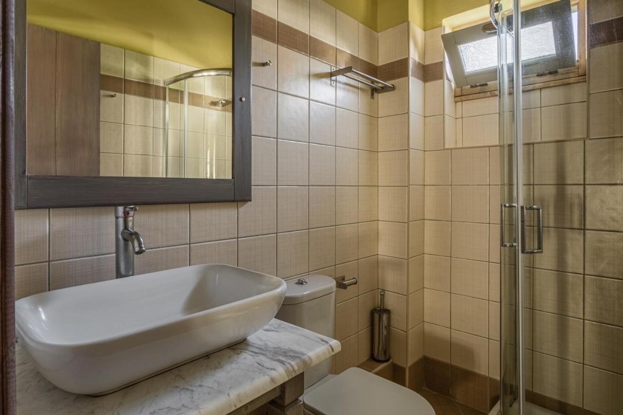 Tria Luxury Residences Stoúpa エクステリア 写真